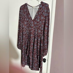 Boden v-neck patterned dress. Size 8L